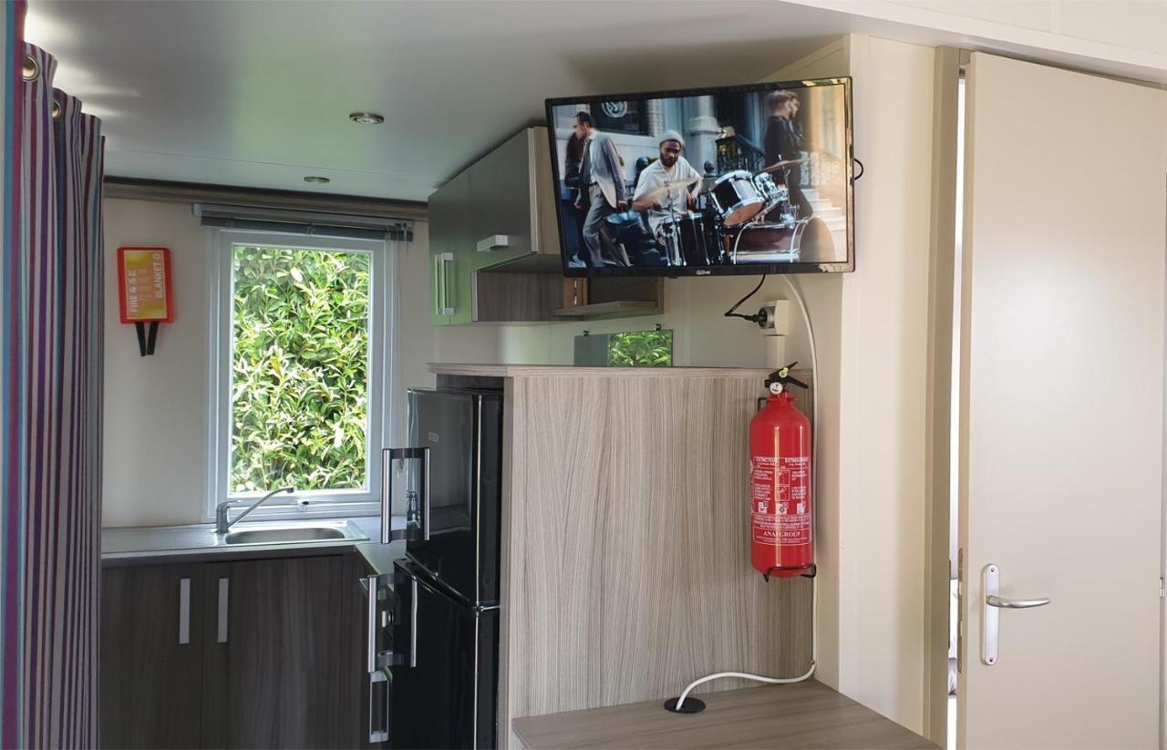Mobil home 6-8 places Parcelle 5 climatisé Biville-sur-Mer Esterno foto